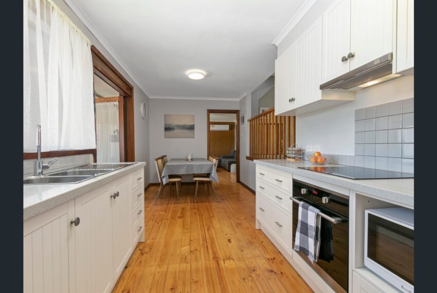 6 Lido Court Kitchen