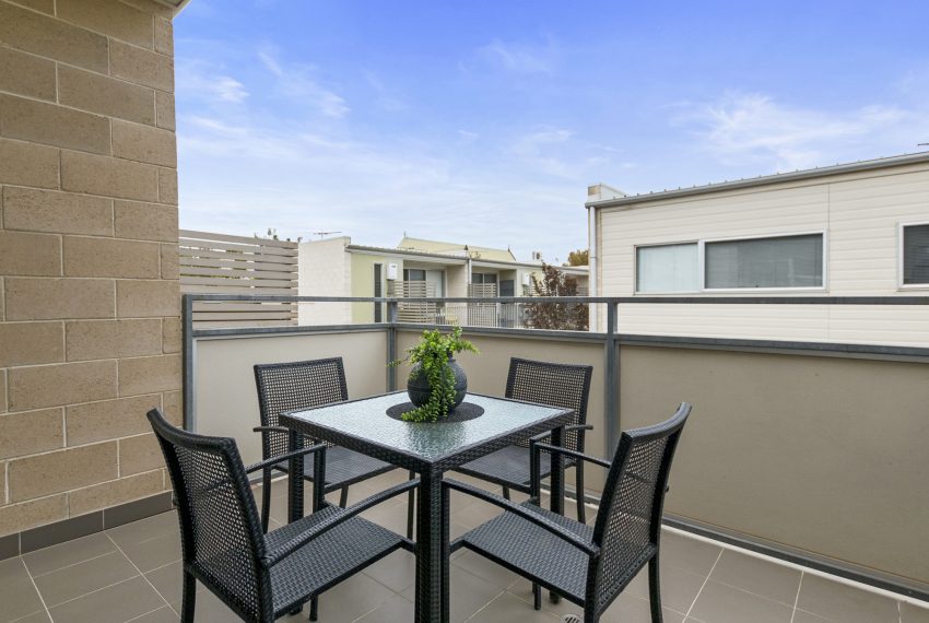 025_Open2view_ID752471-77A_Lipson_Street__Port_Adelaide