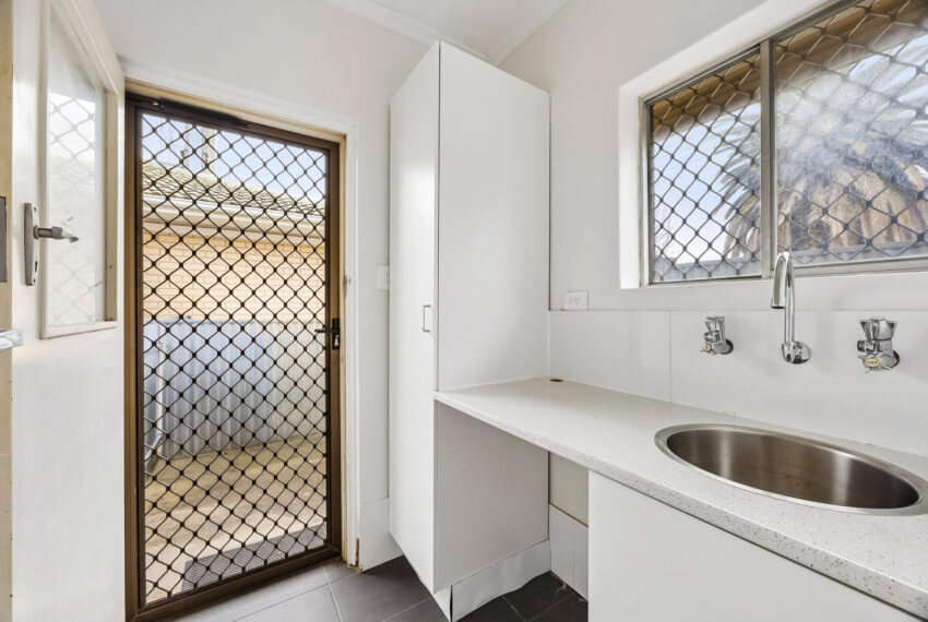 024_Open2view_ID1033966-Unit_7_77_Wattlebury_Road__Lower_Mitcham